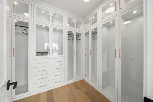 2401 4 Avenue Nw, Calgary, AB - Indoor Photo Showing Other Room