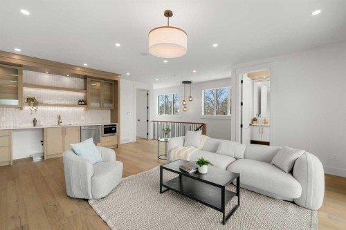 2401 4 Avenue Nw, Calgary, AB - Indoor Photo Showing Living Room