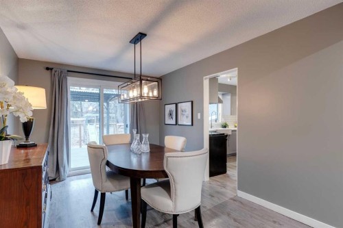 4023 Varmoor Road Nw, Calgary, AB - Indoor Photo Showing Dining Room