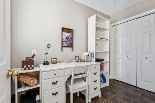 3347 Upton Place Nw, Calgary, AB - Indoor Photo Showing Other Room