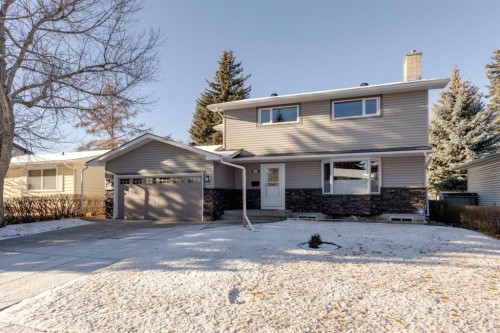 3347 Upton Place Nw, Calgary, AB - Outdoor With Facade