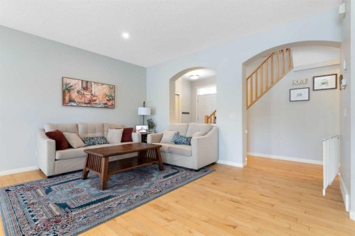 52 Glensummit Close, Cochrane, AB - Indoor Photo Showing Living Room