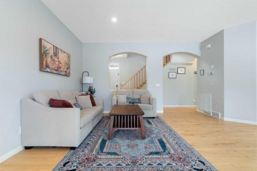 52 Glensummit Close, Cochrane, AB - Indoor Photo Showing Living Room