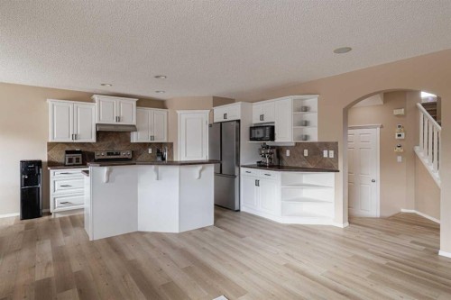 51 Brightondale Crescent Se, Calgary, AB - Indoor Photo Showing Kitchen