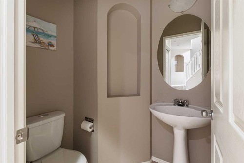 51 Brightondale Crescent Se, Calgary, AB - Indoor Photo Showing Bathroom