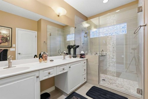 23 Prominence Point Sw, Calgary, AB - Indoor Photo Showing Bathroom