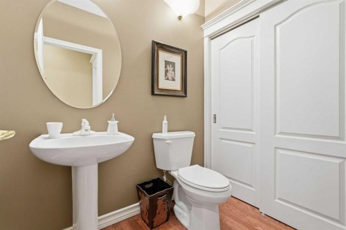 23 Prominence Point Sw, Calgary, AB - Indoor Photo Showing Bathroom