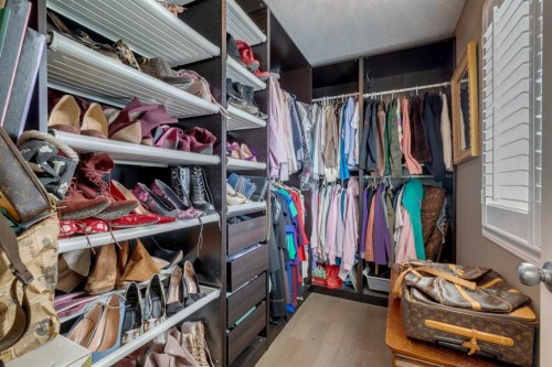 223 Cranarch Terrace Se, Calgary, AB - Indoor With Storage