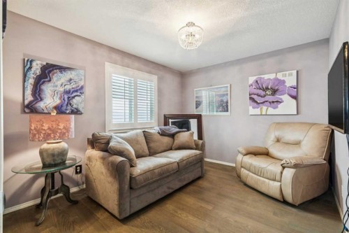 223 Cranarch Terrace Se, Calgary, AB - Indoor Photo Showing Living Room