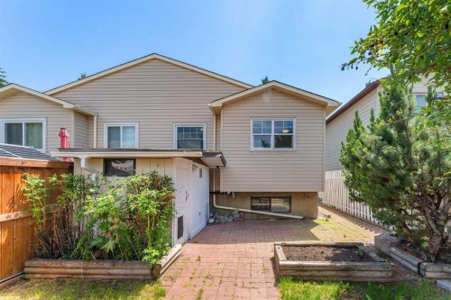 199 Cedardale Road Sw, Calgary, AB - Outdoor