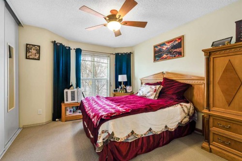 172 Prestwick Heights Se, Calgary, AB - Indoor Photo Showing Bedroom
