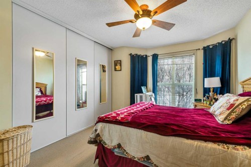 172 Prestwick Heights Se, Calgary, AB - Indoor Photo Showing Bedroom