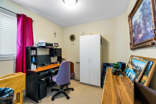 172 Prestwick Heights Se, Calgary, AB - Indoor Photo Showing Office