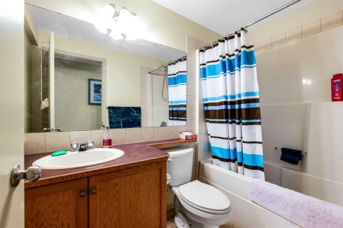 172 Prestwick Heights Se, Calgary, AB - Indoor Photo Showing Bathroom