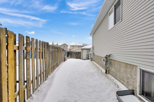 172 Prestwick Heights Se, Calgary, AB - Outdoor With Exterior