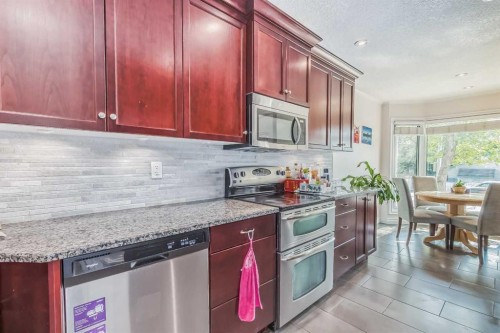 8-834 2 Avenue Nw, Calgary, AB - Indoor Photo Showing Kitchen