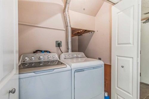 8-834 2 Avenue Nw, Calgary, AB - Indoor Photo Showing Laundry Room