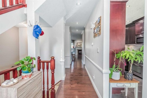 8-834 2 Avenue Nw, Calgary, AB - Indoor Photo Showing Other Room