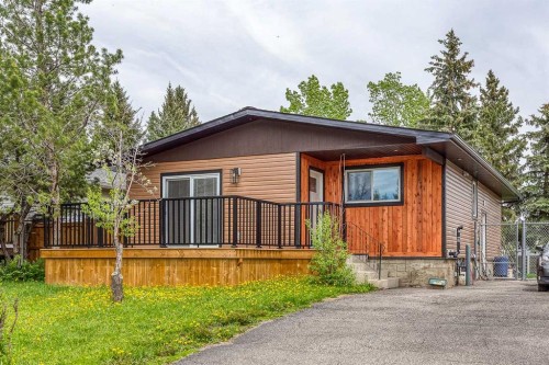 632 Cantrell Drive Sw, Calgary, AB - Outdoor With Deck Patio Veranda