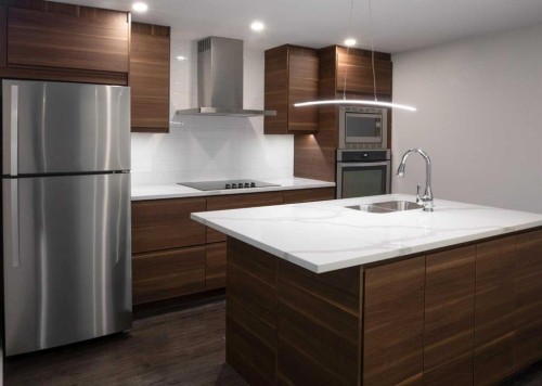 632 Cantrell Drive Sw, Calgary, AB - Indoor Photo Showing Kitchen With Double Sink With Upgraded Kitchen