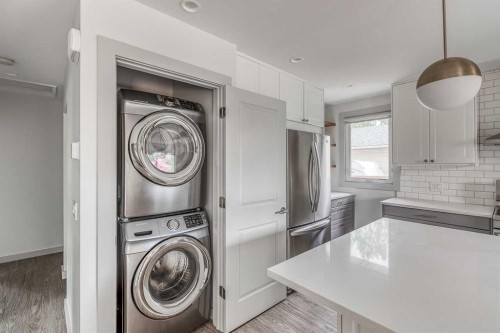 632 Cantrell Drive Sw, Calgary, AB - Indoor Photo Showing Laundry Room
