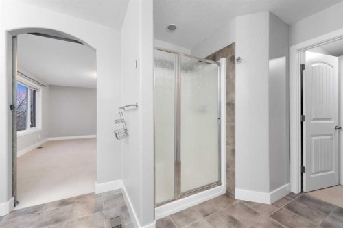 70 Royal Ridge Manor Nw, Calgary, AB - Indoor Photo Showing Other Room