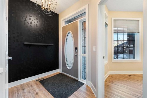 70 Royal Ridge Manor Nw, Calgary, AB - Indoor Photo Showing Other Room