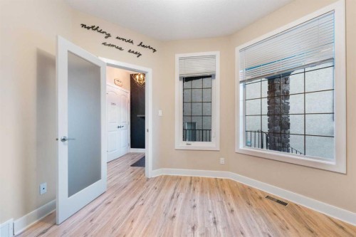 70 Royal Ridge Manor Nw, Calgary, AB - Indoor Photo Showing Other Room