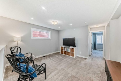129 Lucas Crescent Nw, Calgary, AB - Indoor