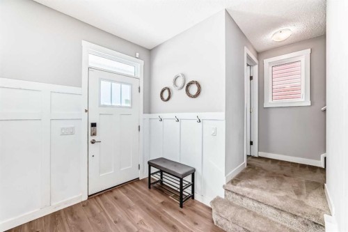 129 Lucas Crescent Nw, Calgary, AB - Indoor Photo Showing Other Room