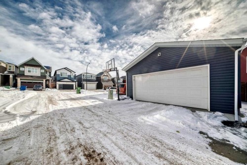 129 Lucas Crescent Nw, Calgary, AB - Outdoor With Exterior