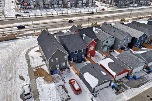 129 Lucas Crescent Nw, Calgary, AB - Outdoor