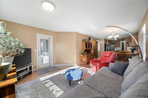 162 West Creek Bay, Chestermere, AB - Indoor Photo Showing Living Room