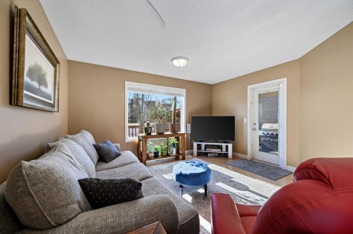 162 West Creek Bay, Chestermere, AB - Indoor Photo Showing Living Room