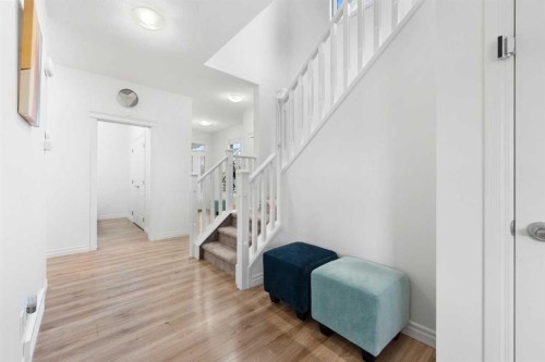 99 Evansglen Circle Nw, Calgary, AB - Indoor Photo Showing Other Room