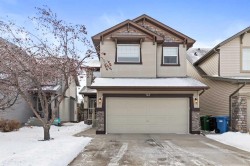 43 Cougarstone Court SW Calgary, AB T3H 5R3
