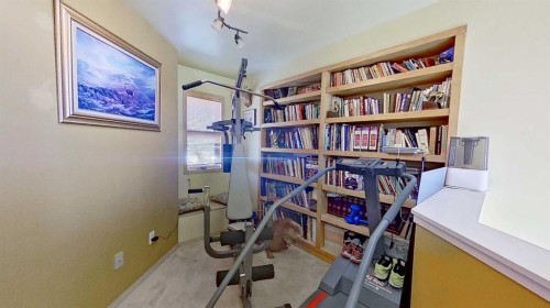 2219 Westmount Road Nw, Calgary, AB - Indoor Photo Showing Office