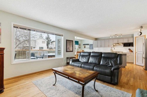 304 Mt. Brewster Circle Se, Calgary, AB - Indoor Photo Showing Living Room