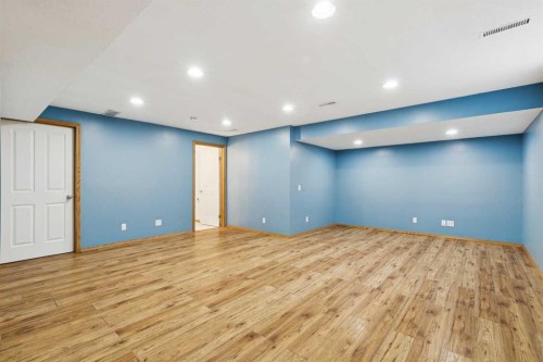 304 Mt. Brewster Circle Se, Calgary, AB - Indoor Photo Showing Other Room