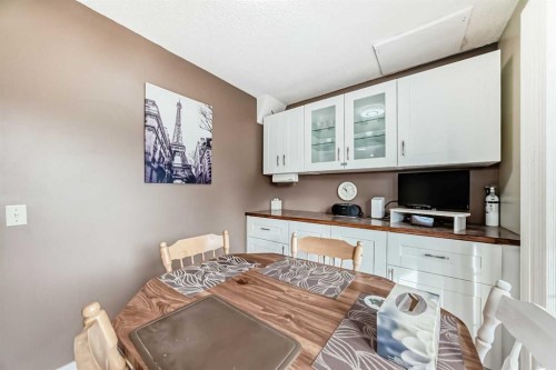 15 Whitewood Bay Ne, Calgary, AB - Indoor