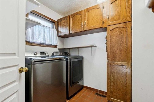 136 Scenic Acres Drive Nw, Calgary, AB - Indoor Photo Showing Laundry Room