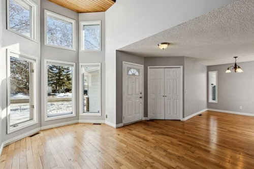 136 Scenic Acres Drive Nw, Calgary, AB - Indoor Photo Showing Other Room