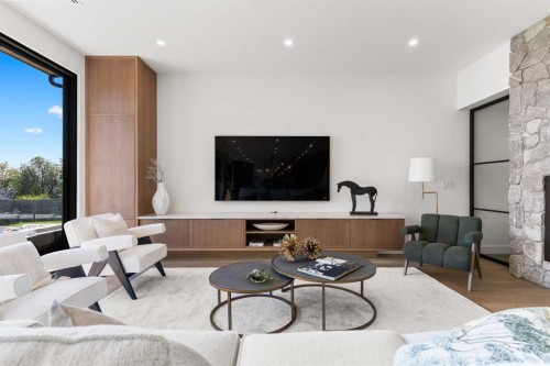 692 West Chestermere Drive, Chestermere, AB - Indoor Photo Showing Living Room