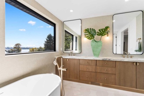 692 West Chestermere Drive, Chestermere, AB - Indoor Photo Showing Bathroom