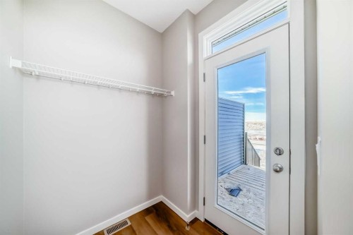 162 Lanark Gate Se, Airdrie, AB - Indoor
