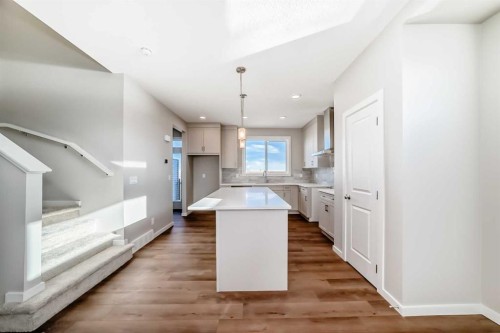162 Lanark Gate Se, Airdrie, AB - Indoor