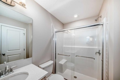 162 Lanark Gate Se, Airdrie, AB - Indoor Photo Showing Bathroom