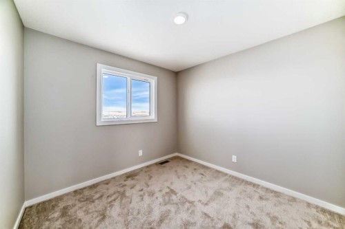 162 Lanark Gate Se, Airdrie, AB - Indoor Photo Showing Other Room