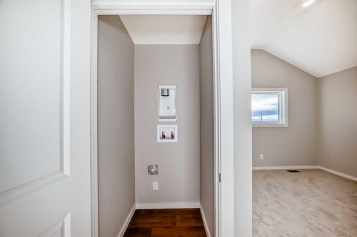 162 Lanark Gate Se, Airdrie, AB - Indoor Photo Showing Other Room