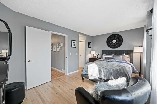 64 Abbeydale Villas Ne, Calgary, AB - Indoor Photo Showing Bedroom